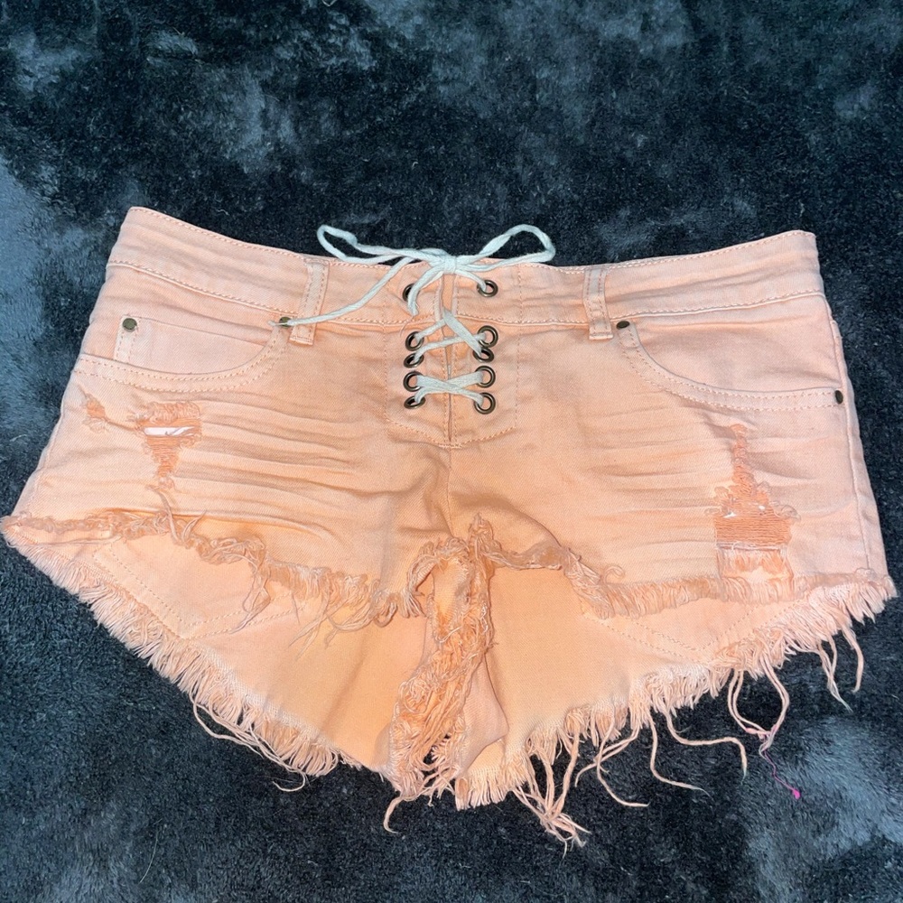 Mid rise short shorts